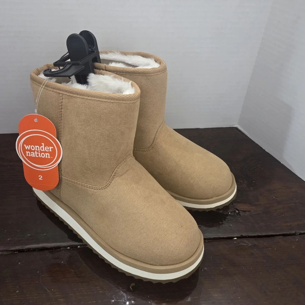NWT Wonder Nation Tan Winter Children's Boots Size 2